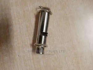Hald Dozen (6)Metropolitan/Police/ Security Whistle
