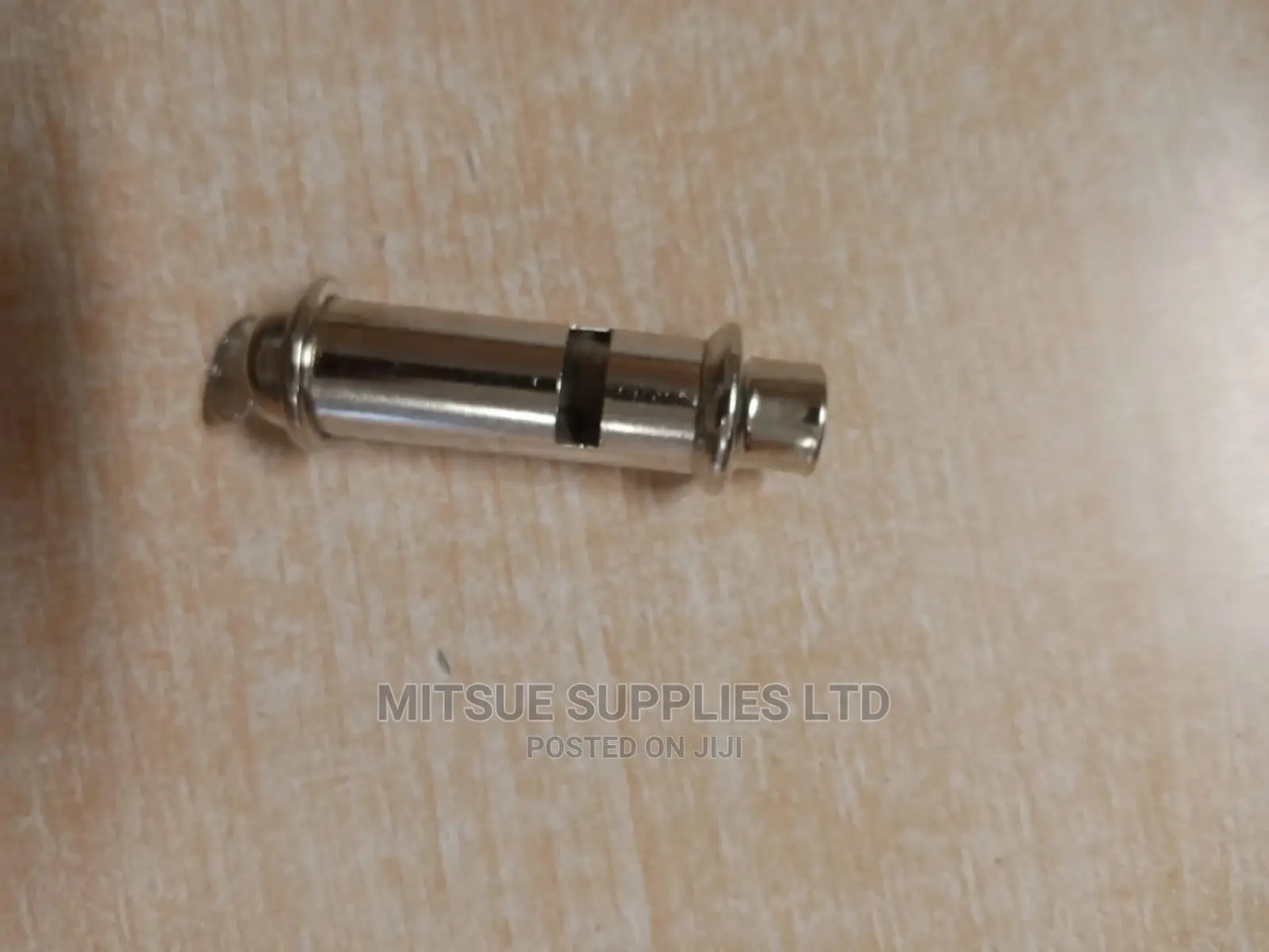 Hald Dozen (6)Metropolitan/Police/ Security Whistle