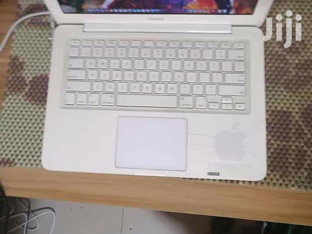 Apple Macbook Unibody Core2duo - main view