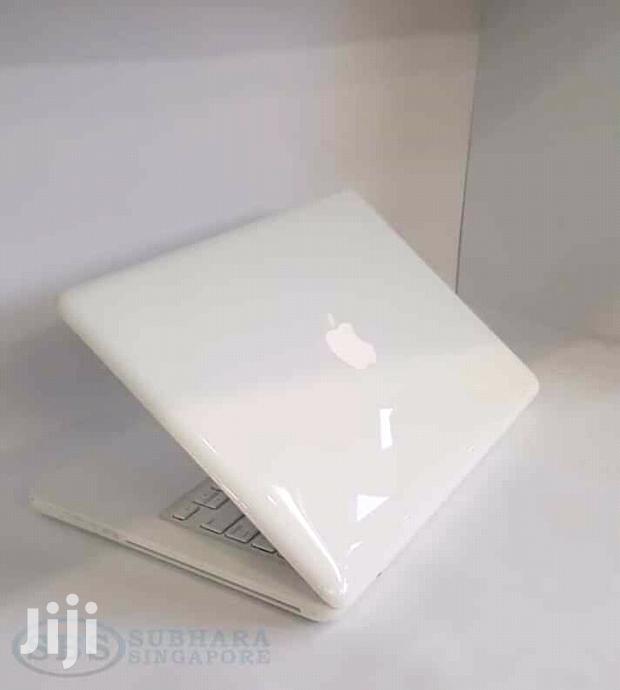 Imported Apple Macbook 4 Unibody 250 4gbram 2.6ghz - main view