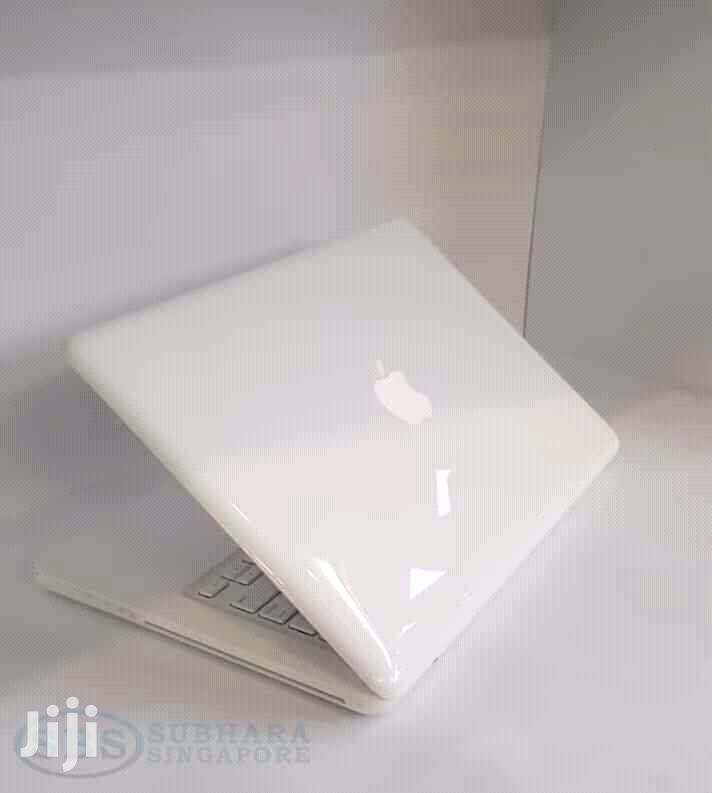 Imported Apple Macbook 4 Unibody 250 4gbram 2.6ghz