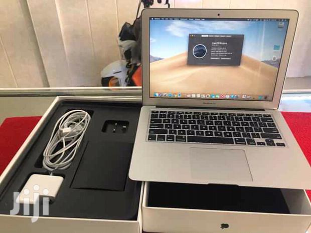 This This Apple Macbook Air Corei5 - main view