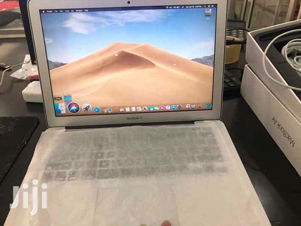 This This Apple Macbook Air Corei5 - thumbnail 2