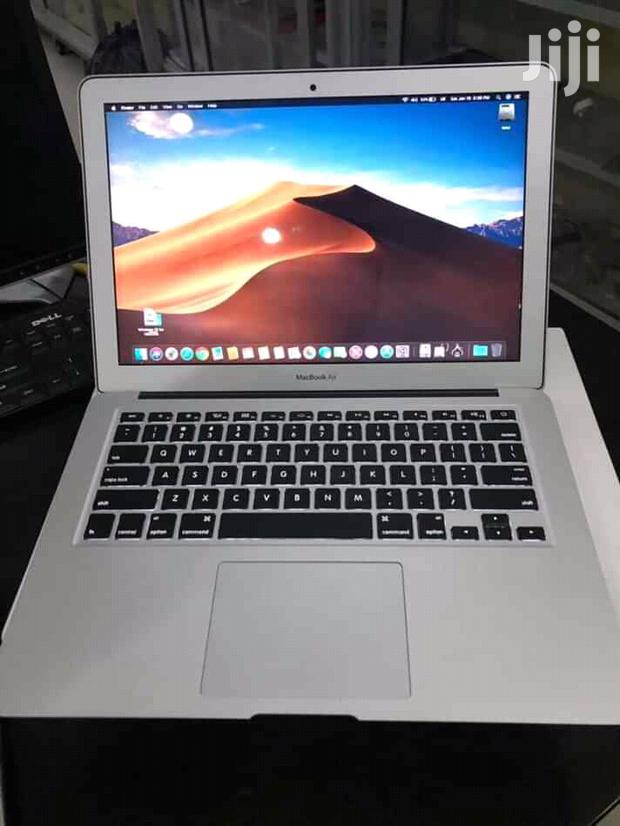 This This Apple Macbook Air Corei5 - thumbnail 3