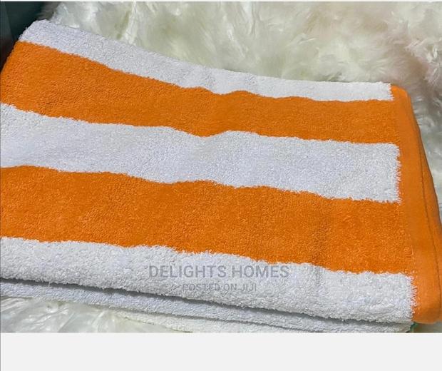 High Quality Medium Towel - thumbnail 3