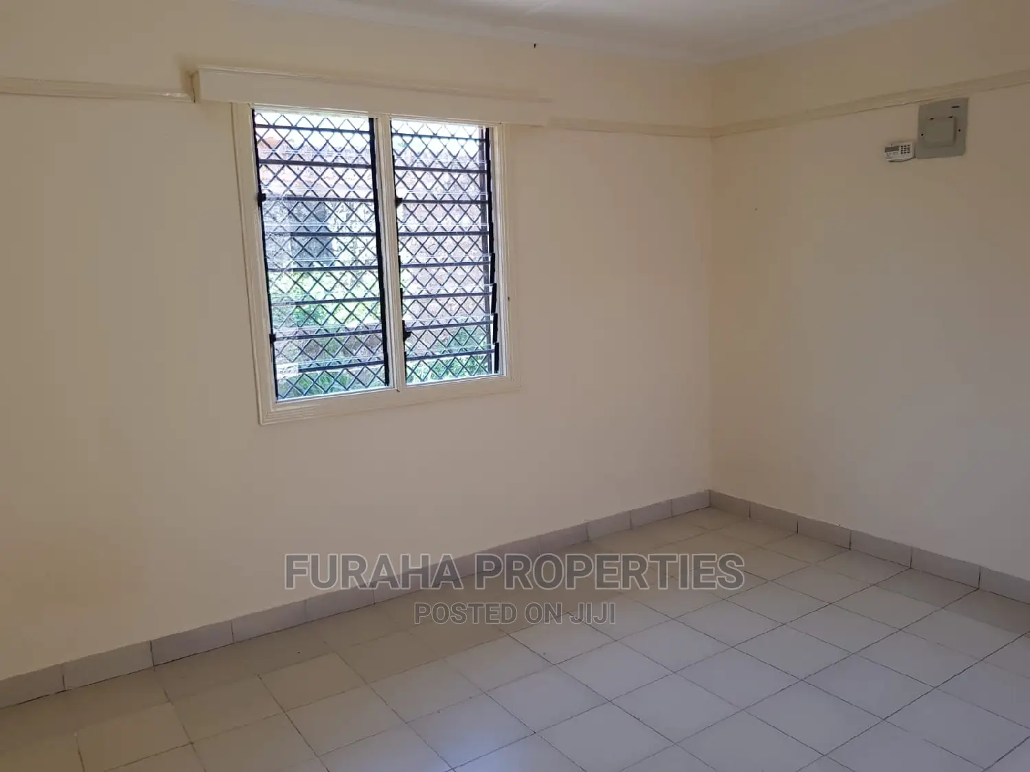 10bdrm Block of Flats in Half London, Likoni for Sale