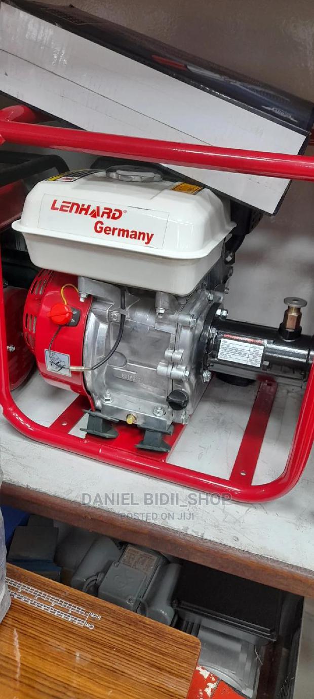 Lenhard Germany Conrete Vibrator+ Free Poker 8.5hp - main view