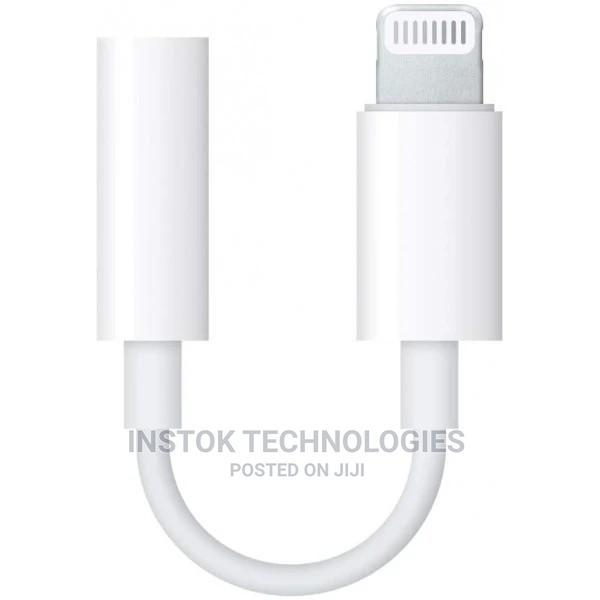 Apple Lightning to 3.5mm Headphone Jack Adapter
