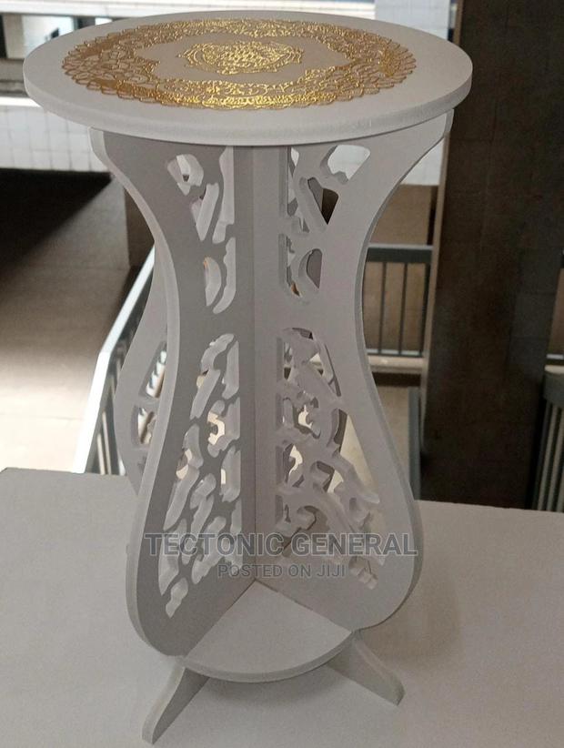 Decor/Coffee/Flower Table Plus a Placemats - thumbnail 2