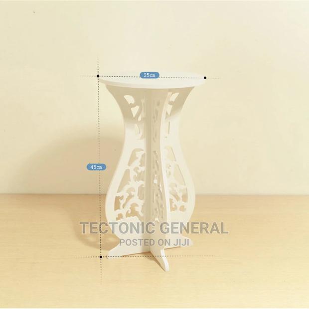 Decor/Coffee/Flower Table Plus a Placemats - thumbnail 5