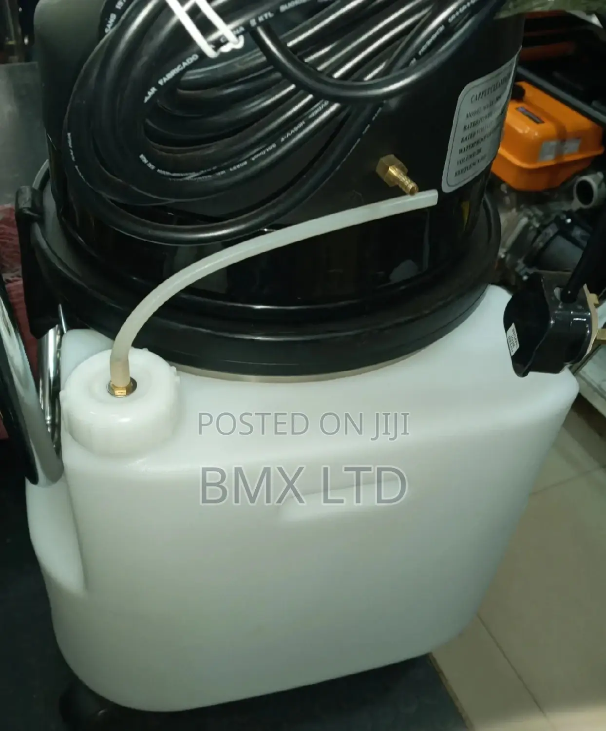 Carwashing Interior Cleaner