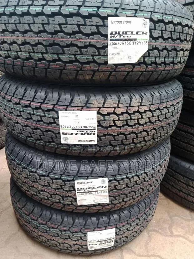 255/70 R15 C Bridgestone 110S - main view