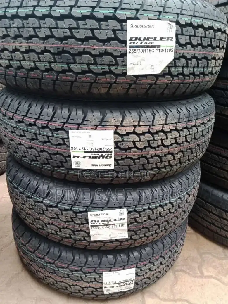 255/70 R15 C Bridgestone 110S