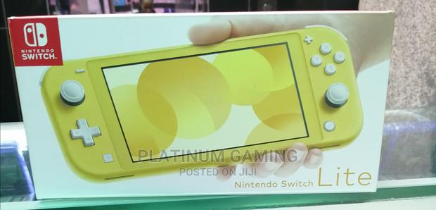 Nintendo Switch Lite Yellow - main view