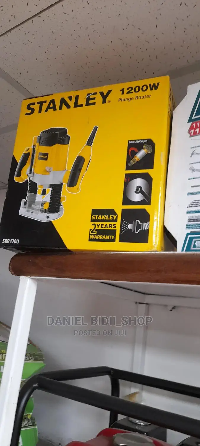 Stanley Plunge Router 1200w