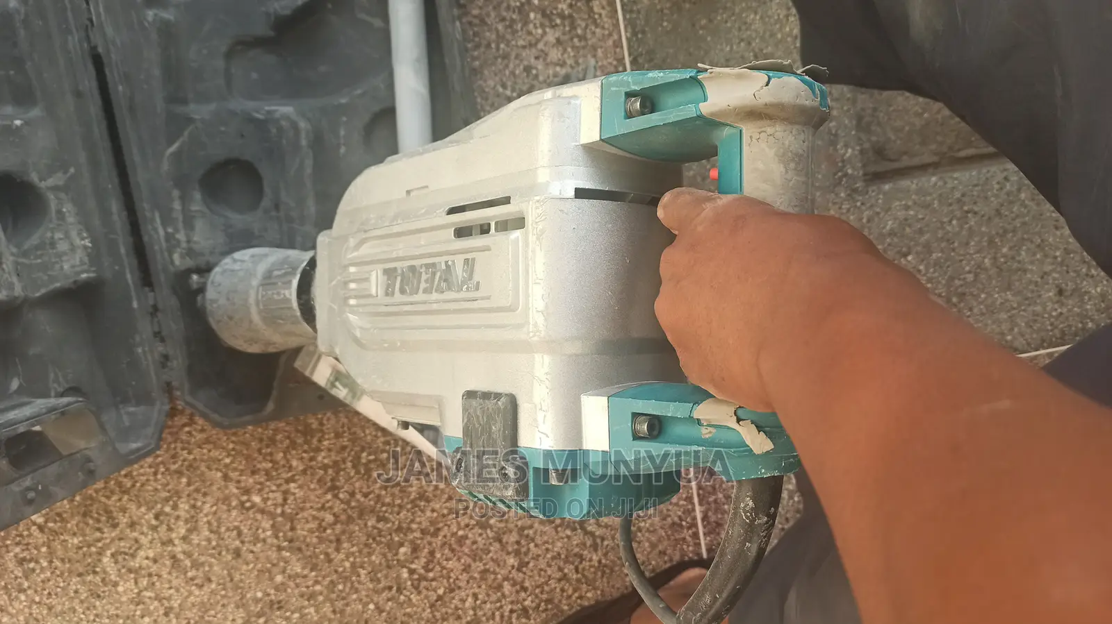 Demolition Hammer for Concrete.