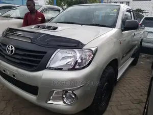 Toyota Hilux 2015 Silver