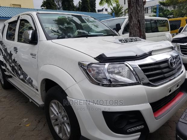 Toyota Hilux 2014 White - thumbnail 3