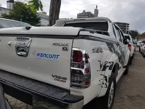 Toyota Hilux 2014 White