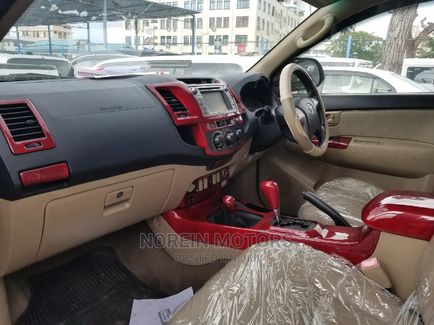 Toyota Hilux 2014 White