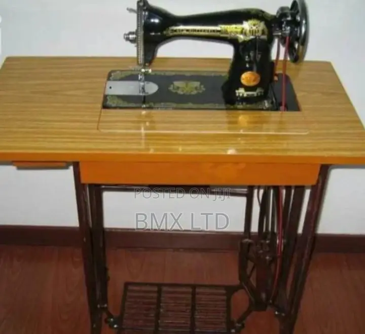 Durable Sewing Machine With Imported Table