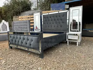 5/6 Bed With Mirrors