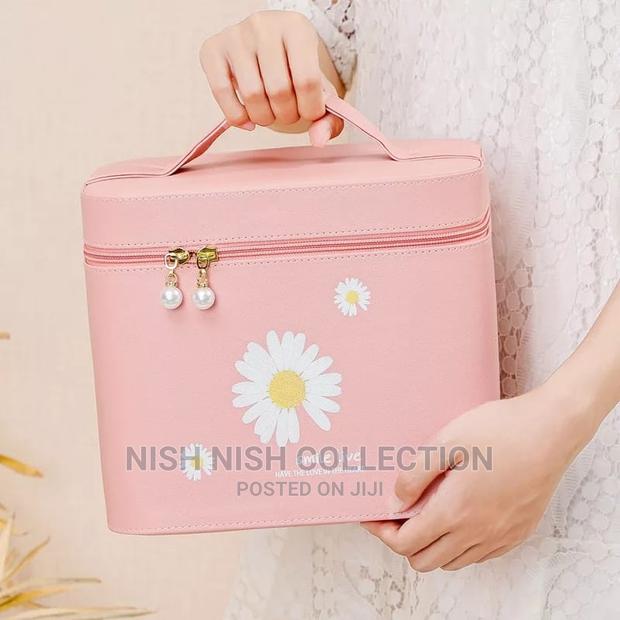 Classy Make Up Box - thumbnail 3