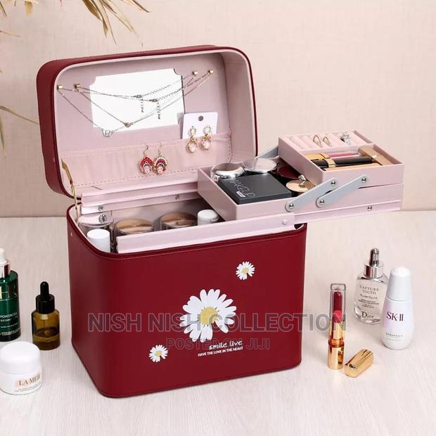 Classy Make Up Box - main view