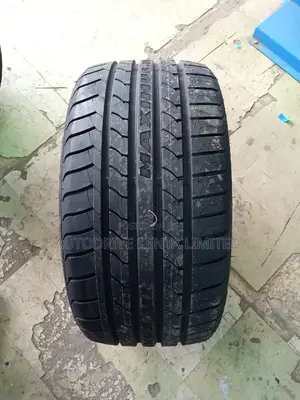 265/35r18 Maxtrek 97W