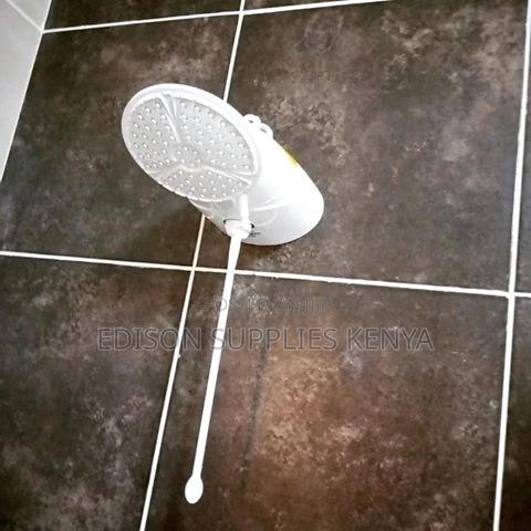 TOP JET Lorenzetti Instant Shower - Pretty Angled Water Jet - main view