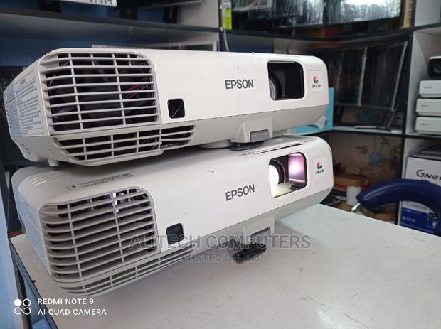 Epson Powerlite 95 / 93+ - main view