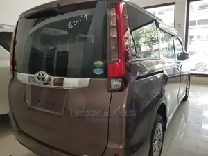 Toyota Noah 2015 Brown