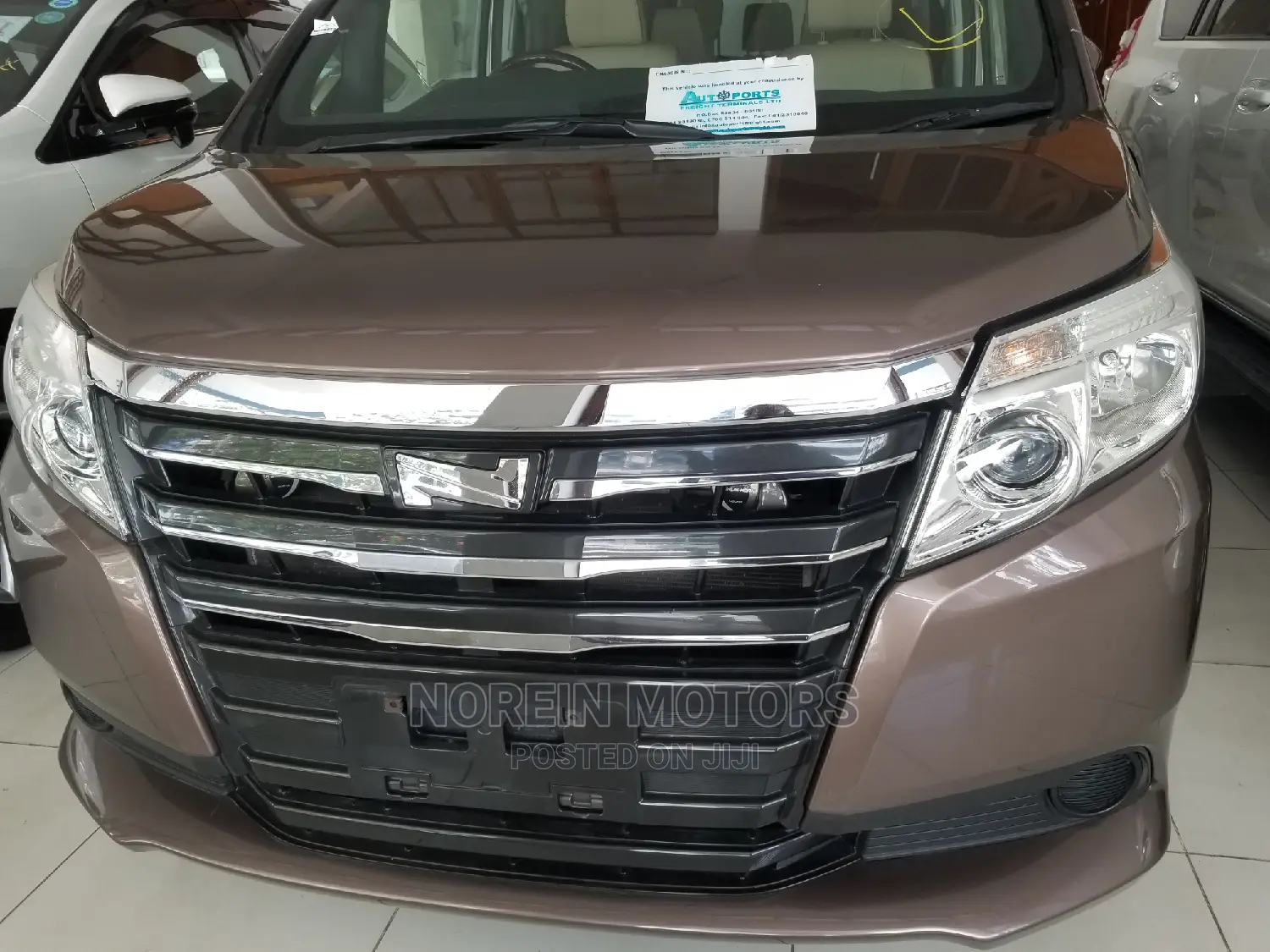 Toyota Noah 2015 Brown