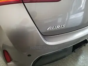 Toyota Auris 2015 Gray