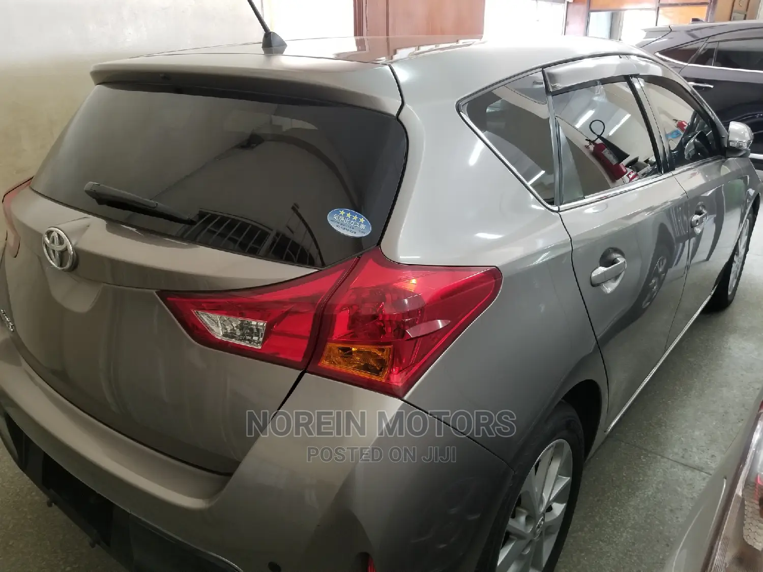 Toyota Auris 2015 Gray