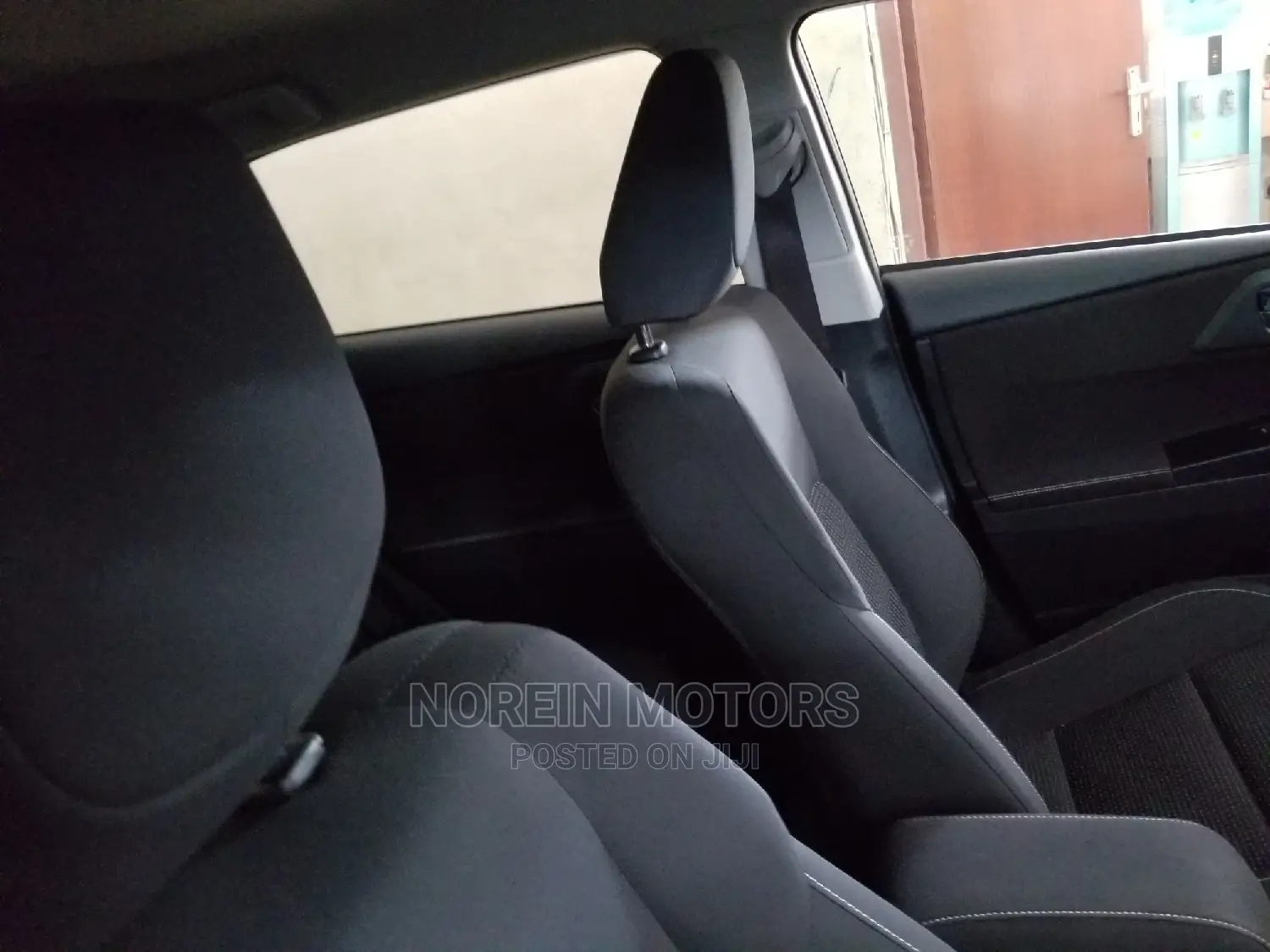 Toyota Auris 2015 Gray