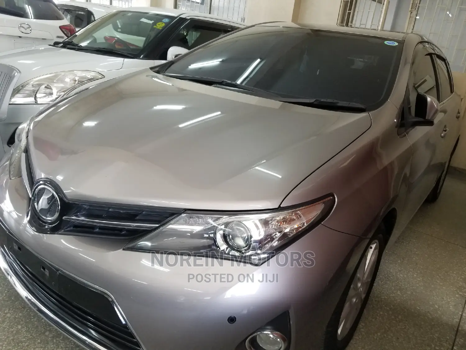 Toyota Auris 2015 Gray