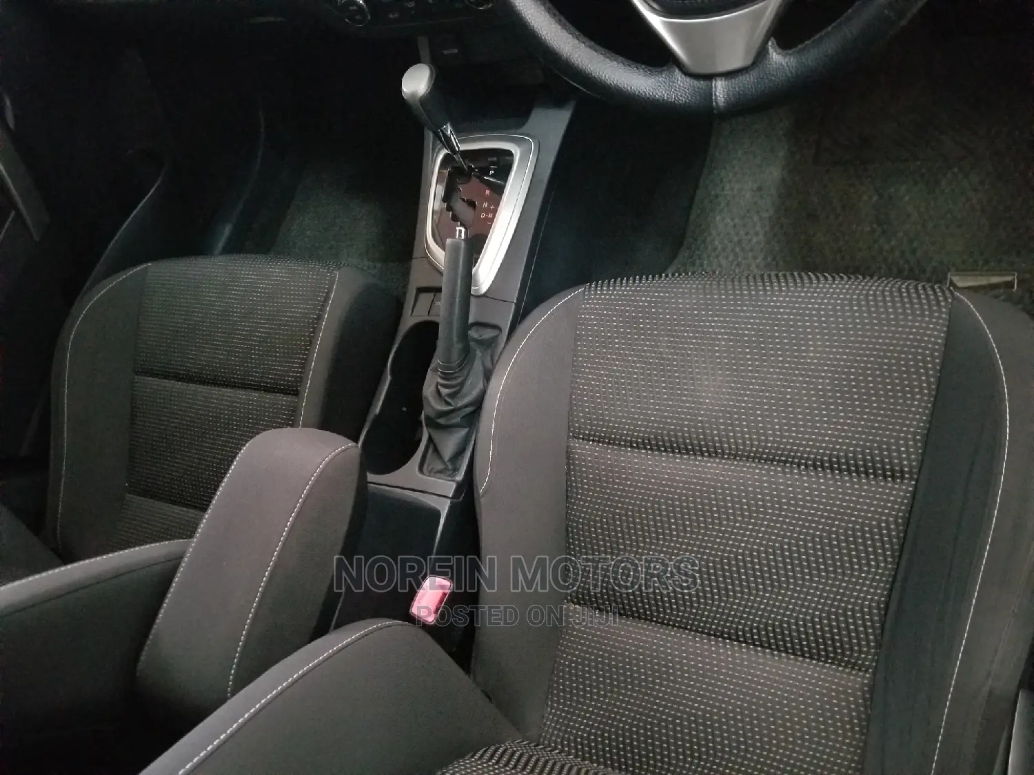 Toyota Auris 2015 Gray