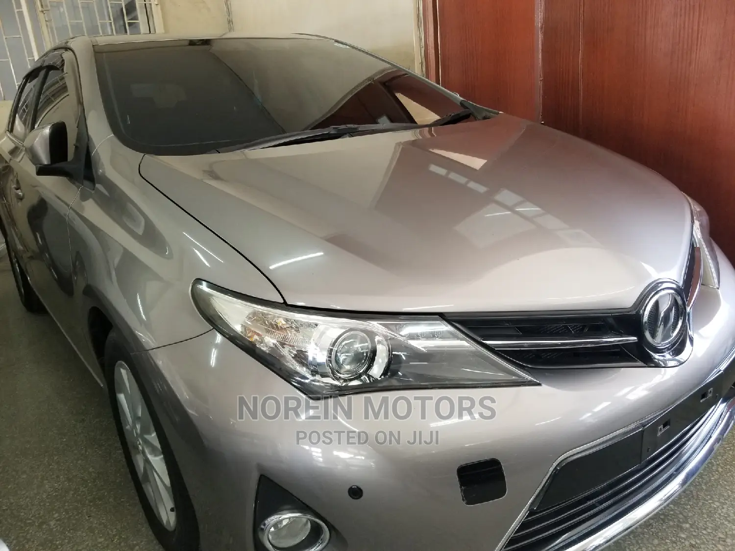 Toyota Auris 2015 Gray