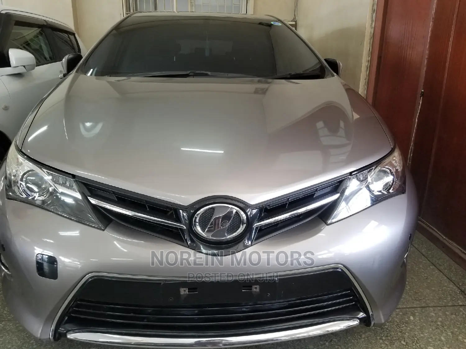 Toyota Auris 2015 Gray