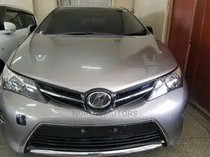 Toyota Auris 2015 Gray