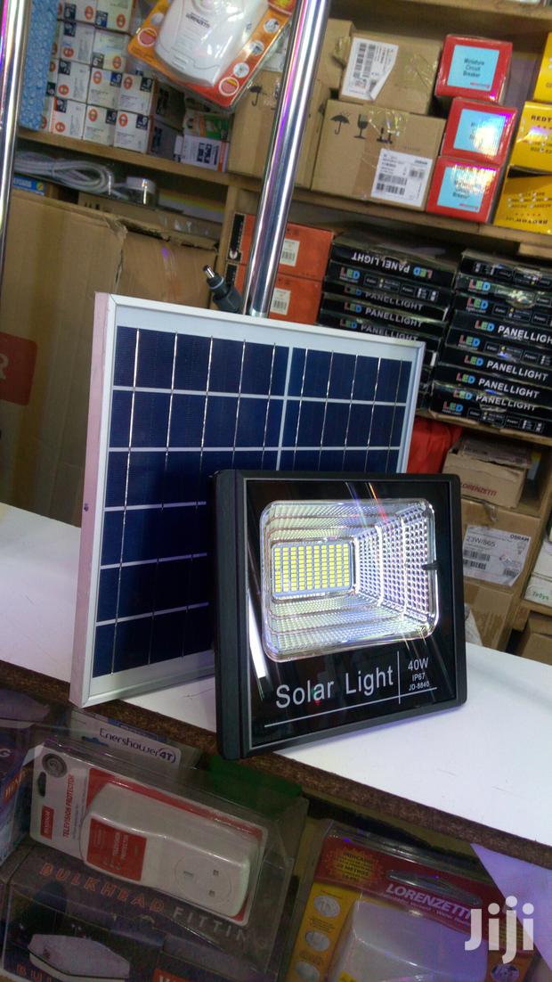 40w Solar Floodlight - thumbnail 2