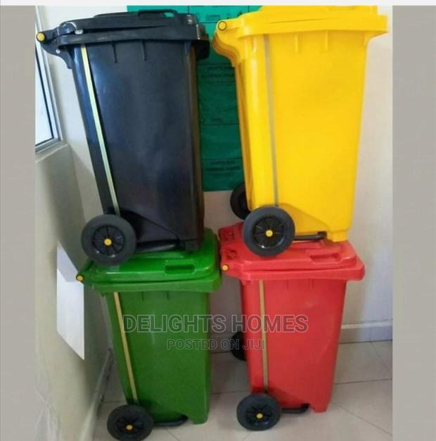 100 Litres Dustbin With Wheels and Pedal