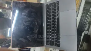 Macbook Screens Available