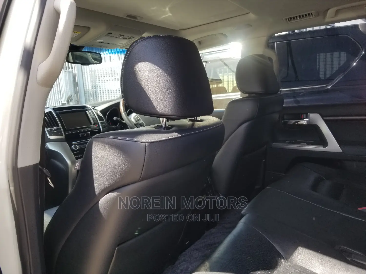 Toyota Land Cruiser 2015 White