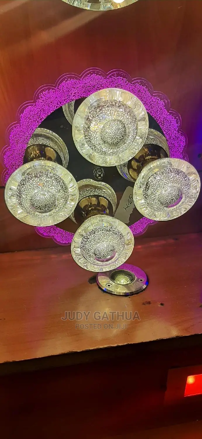 4 Bulb Pink Light