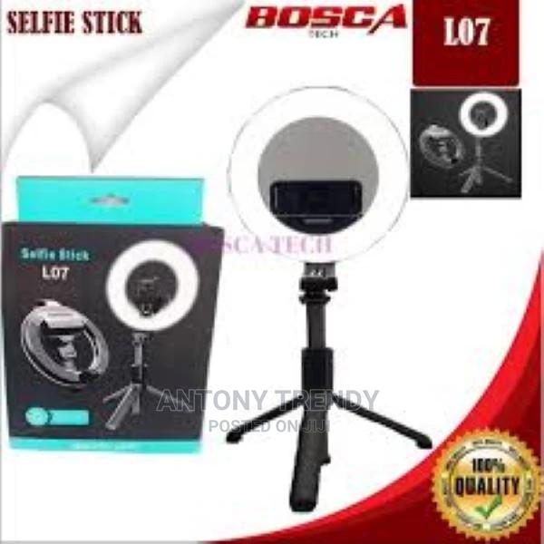 Lo 7 "Ring Light Selfie Stand - main view