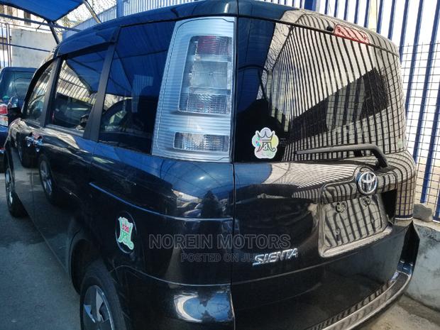 Toyota Sienta 2015 Black - thumbnail 3
