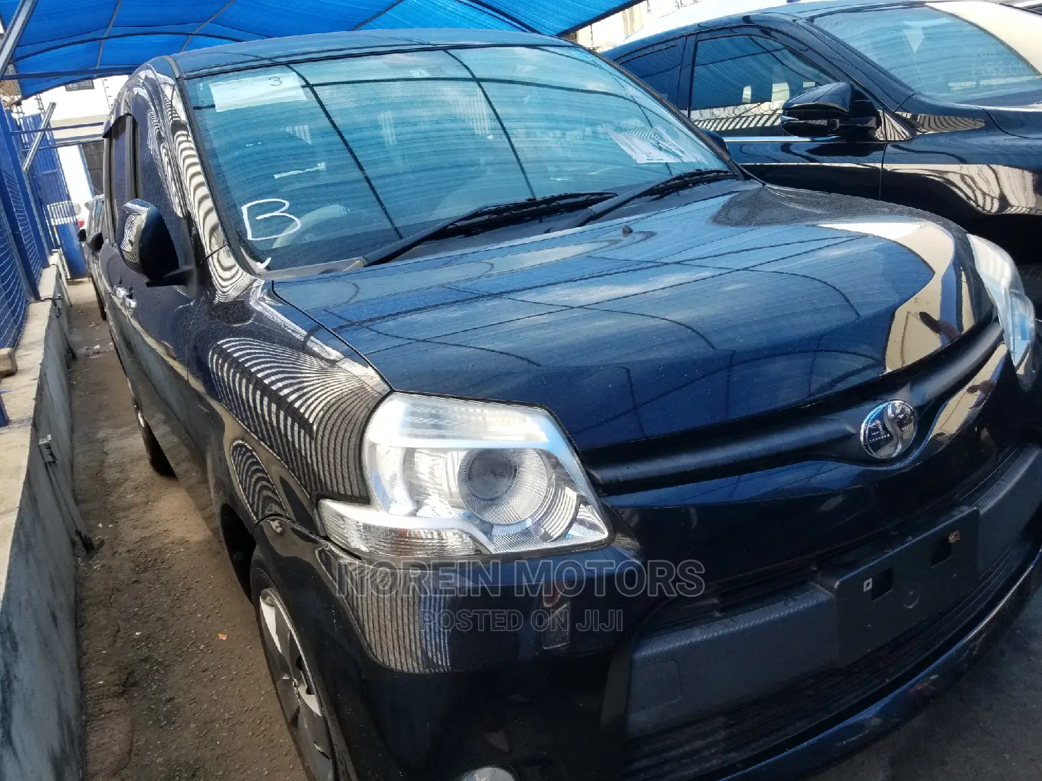 Toyota Sienta 2015 Black