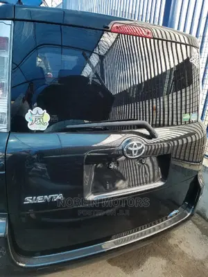 Toyota Sienta 2015 Black